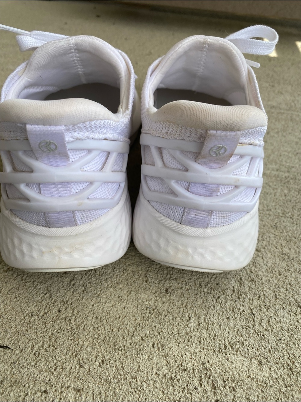 Women’s White Kizik Knit Lace-Up Sneakers Hands Free Step In size 6 - Picture 3 of 7